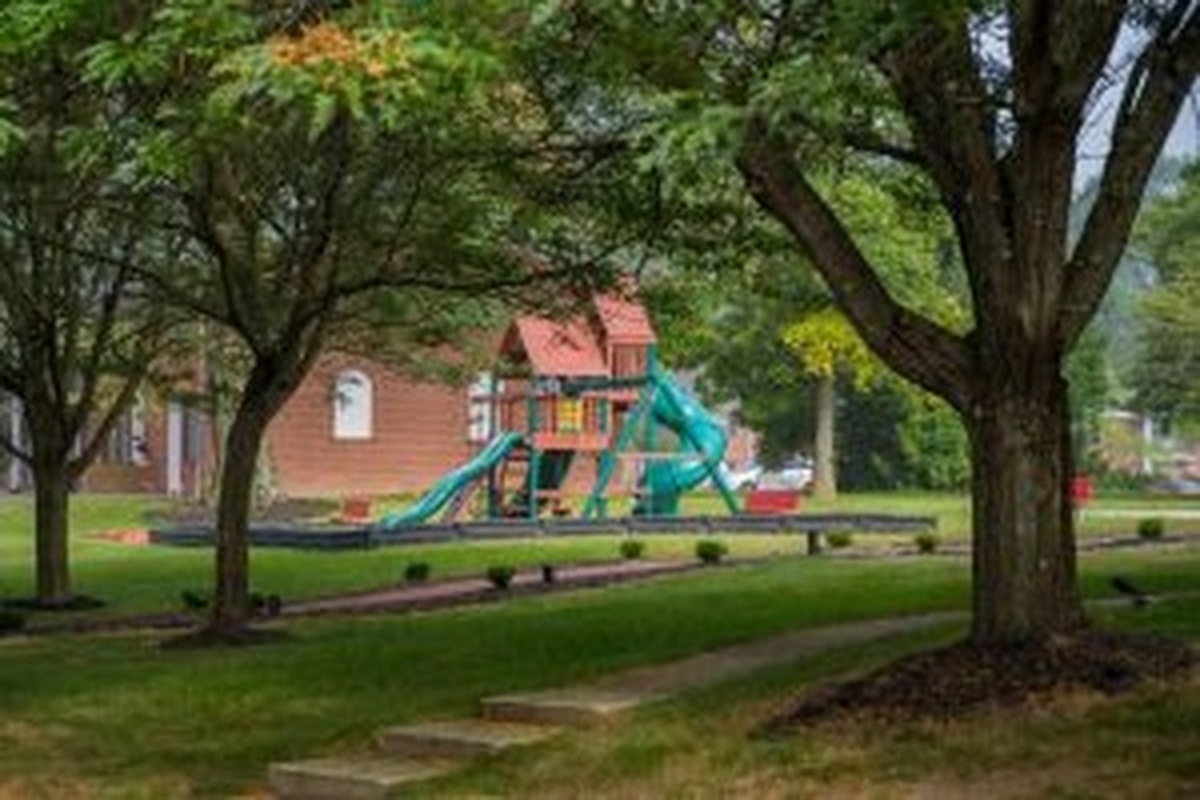 Colonial Crest Outdoor Spaces
